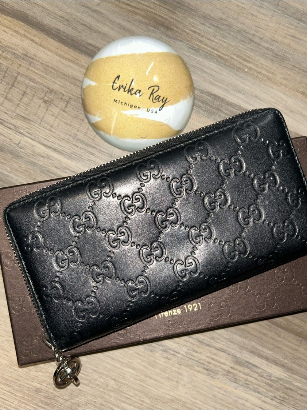 Gucci Black Guccisima Leather Interlocking GG Zip Wallet - Picture 4 of 9